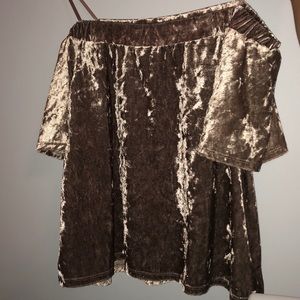 Off the shoulder silk top 💕